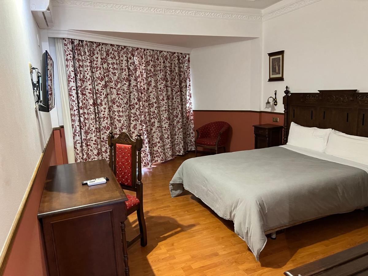 Hotel El Cisne Сарагоса Экстерьер фото
