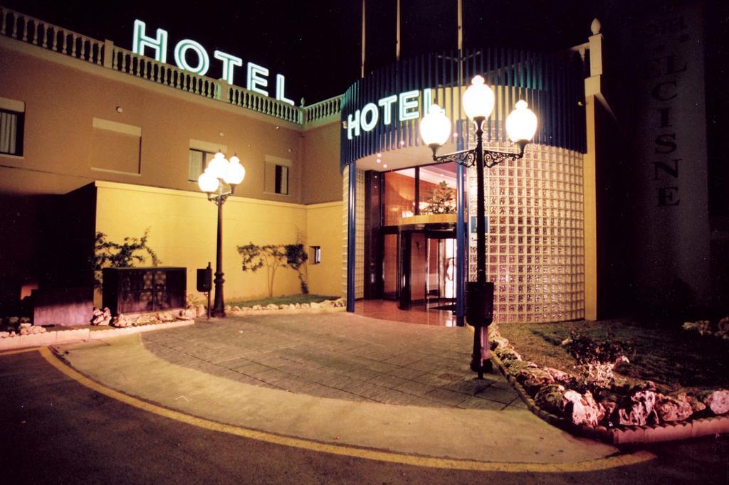 Hotel El Cisne Сарагоса Экстерьер фото