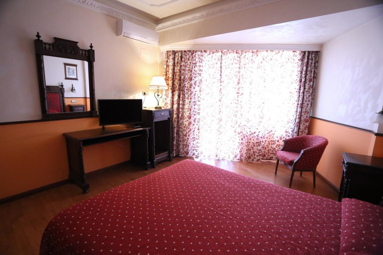 Hotel El Cisne Сарагоса Экстерьер фото