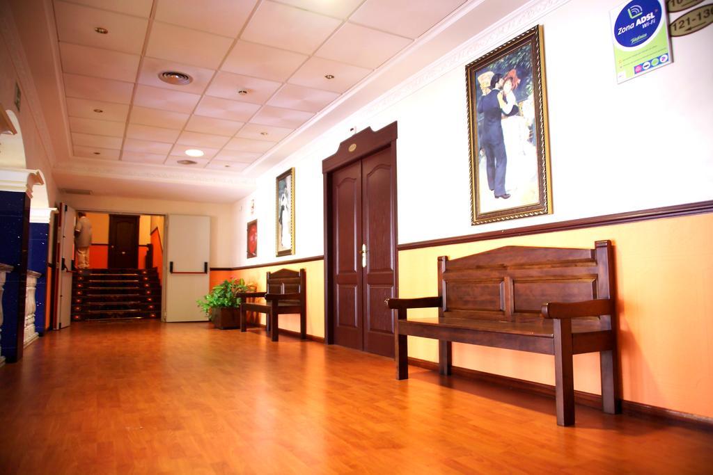 Hotel El Cisne Сарагоса Экстерьер фото